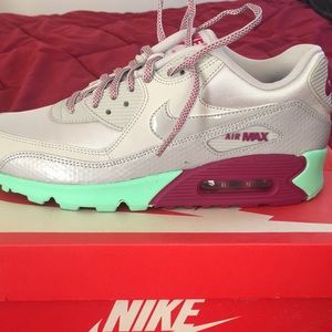 Women’s Air Max 90,size 9.5